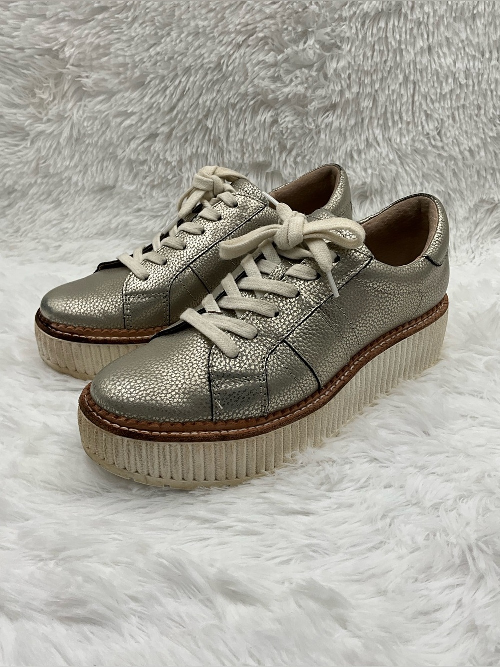 Dolce Vita Sneakers Size 6.5 Champagne Metallic Platform Sneakers